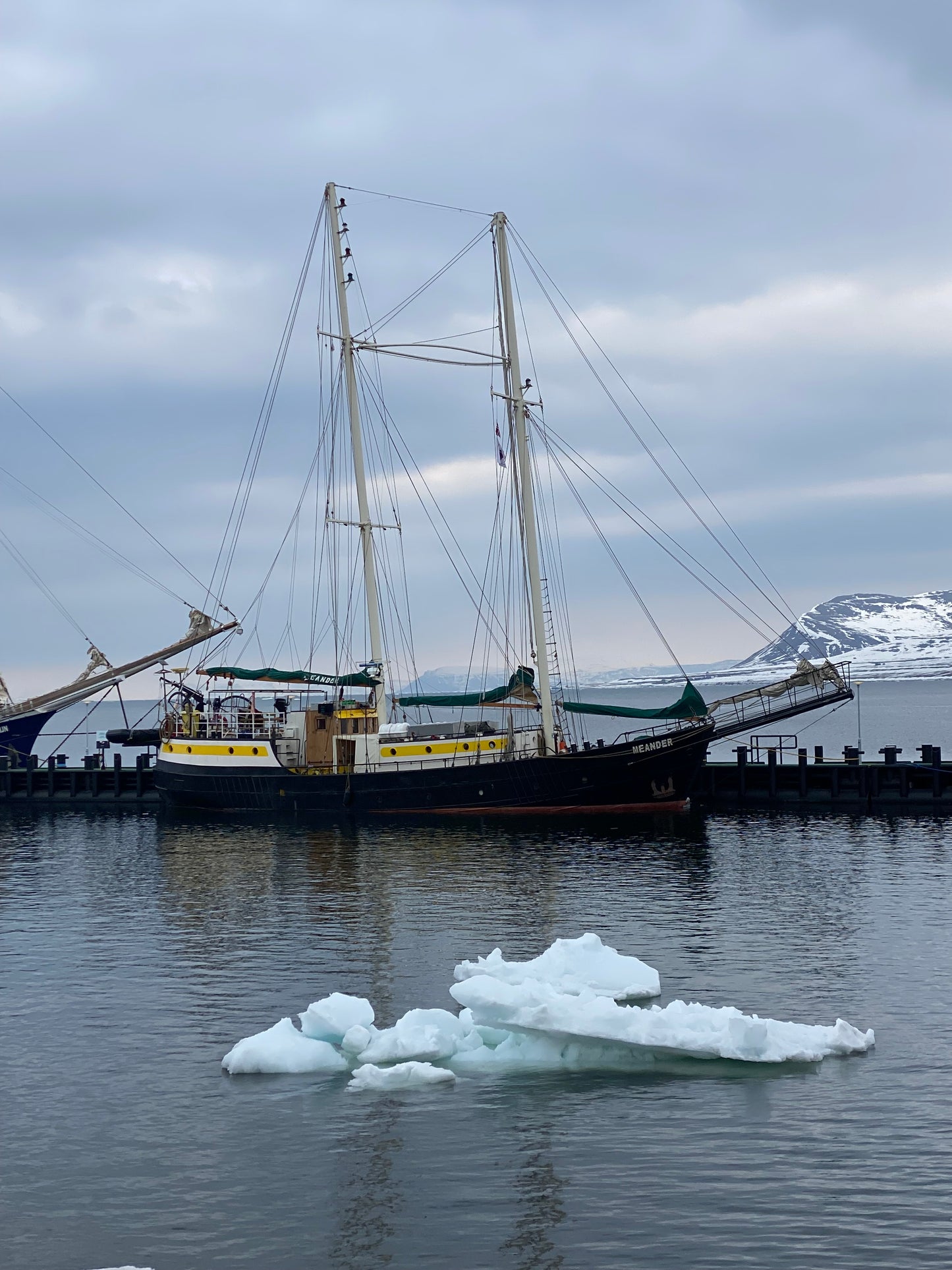 Svalbard ski tour